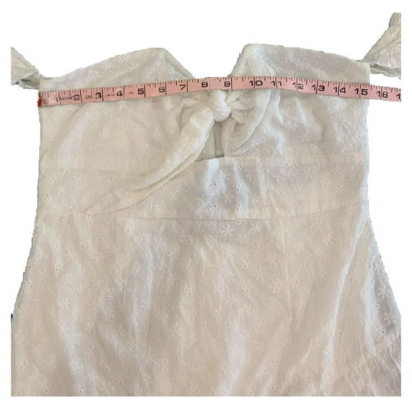 Fashion Nova White Ruffle Cap Sleeve Eyelet Shirt with Tie Women’s Size L - Picture 8 of 14